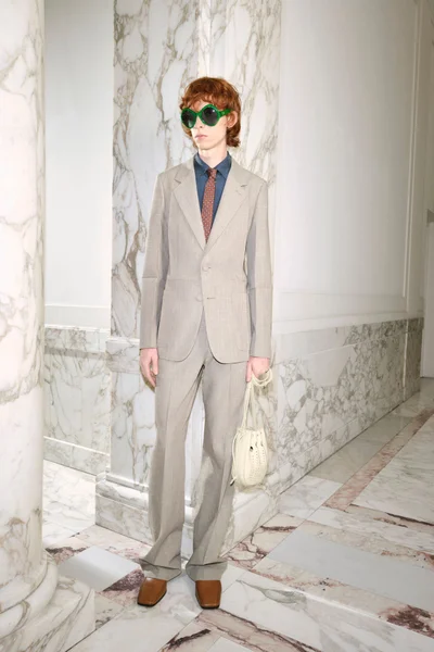 Look 32